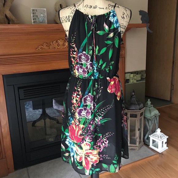 Old Navy Floral Dress - Picture 3 of 6